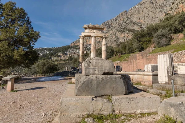 Ruinas del templo de Atenea pronaia en Delphi, Grecia — Foto de Stock