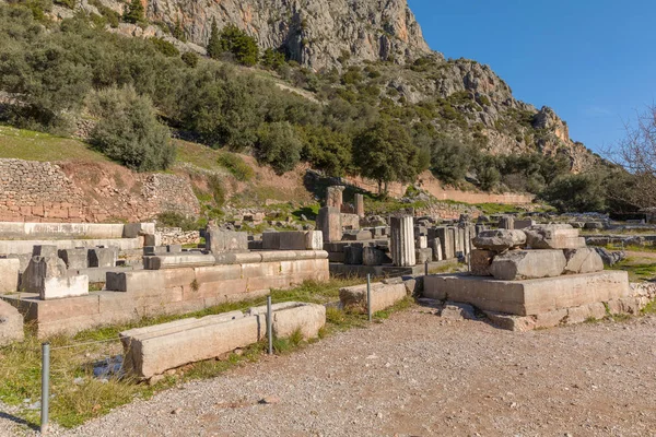 Ruinerna av Athena Delfi Temple i Delphi, Grekland — Stockfoto