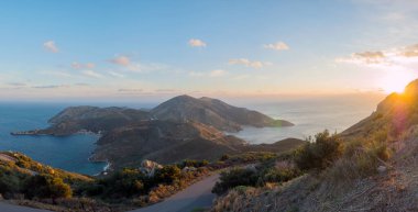 Yunanistan 'ın Laconia Moreloponnese kentindeki Mani bölgesinin manzarası