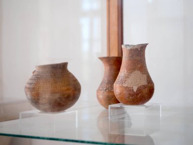 MILOS - GREECE, 14 Temmuz 2017: Yunanistan 'ın Milos adasındaki müzenin Antik Yunan sergileri