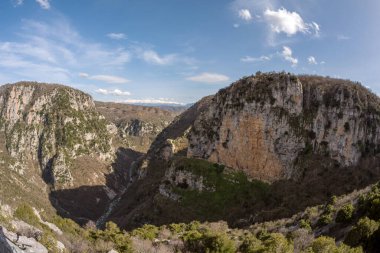 Vikos 'un Pindos dağlarındaki panoramik manzarası, Epirus bölgesi, Yunanistan