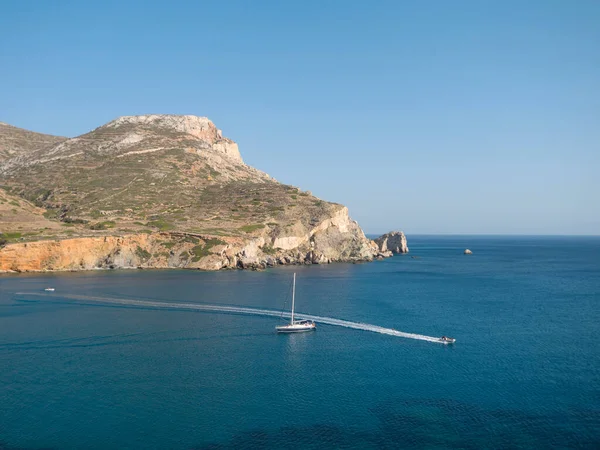 Las Hermosas Aguas Azules Playa Egkali Isla Folegandros Cyclades Grecia — Foto de Stock