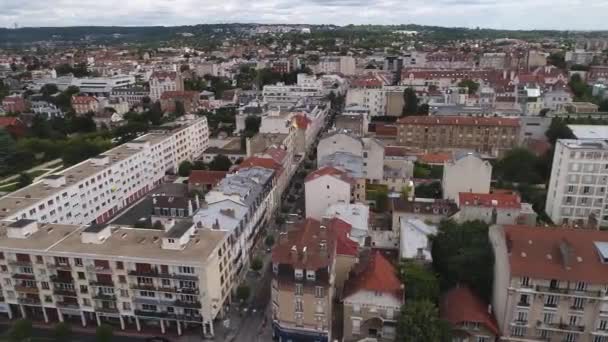 Panorama van huizen in de buitenwijken van Parijs — Stockvideo