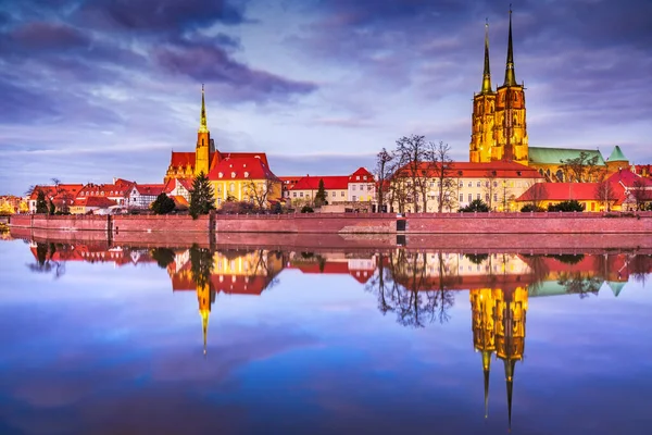 波兰弗罗茨拉夫 奥得河倒水老城的历史大教堂岛 — 图库照片