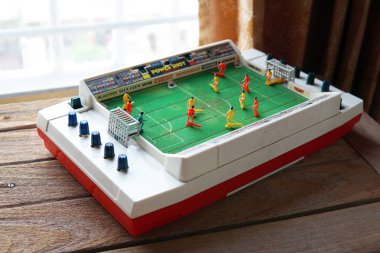 Bangkok, Tayland - 8 Mayıs 2017: Güç Shot futbol yönetim kurulu ve geleneksel Oyunlar tarafından Tomy oyuncak. Açıklayıcı yazı işleri