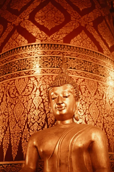 Estátua de Buda no templo púbico de Tailândia . — Fotografia de Stock