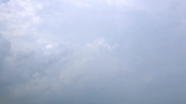 Heller Himmel Und Wolkenzeitraffer Hintergrund — Stockvideo