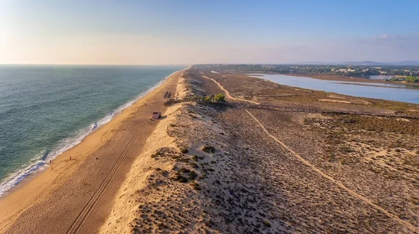 Fotografía aérea de una duna, Quinta de Lago, Algarve, Portugal. Primer plano . — Foto de Stock