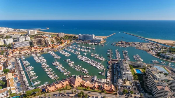 Foto aérea de la bahía, Vilamoura, Quarteira, Portugal. Marina con yates de lujo . —  Fotos de Stock