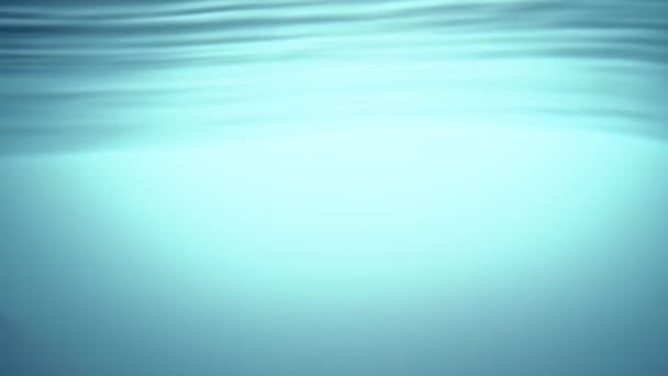 Onda d'acqua blu puro, altalena calma, simbolo di purezza, freschezza ed ecologia. Primo piano . — Video Stock