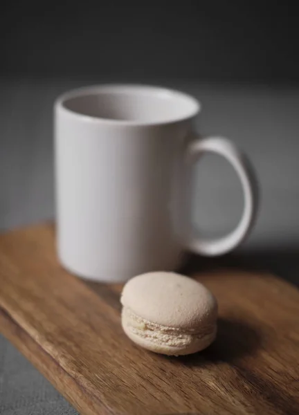 Eine Tasse Kaffee Mit Kuchen Vanille Macarons Mit Einer Tasse — Stockfoto