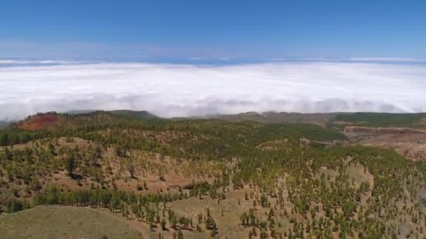スペイン カナリア諸島テネリフェ島テイデ山火山に移動する雲の微速度撮影 — ストック動画
