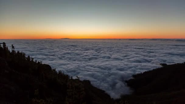 Хронология движения облаков в горах вулкана Тейде на Тенерифе, Канарские острова, Испания — стоковое видео