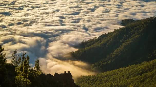 Timelapse van een wolken die bewegen in de bergen vulkaan Teide op Tenerife, Canarischeeilanden Spanje — Stockvideo