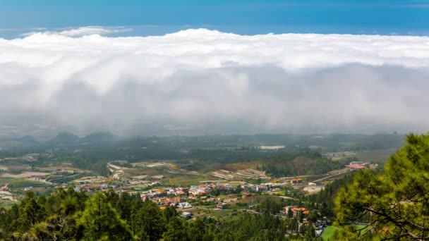 Timelapse de una nube moviéndose en las montañas volcán Teide en Tenerife, Islas Canarias España — Vídeos de Stock