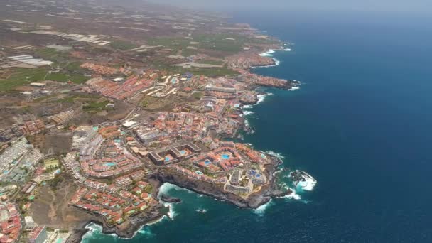 Luchtfoto Van Los Gigantes Dorp Uitzicht Resort Tenerife Canarische Eilanden — Stockvideo