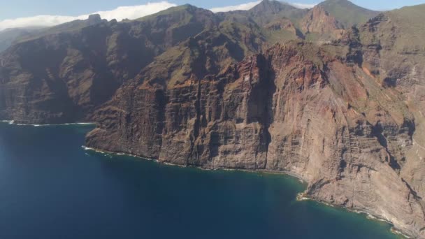 Vista Aérea Los Gigantes Cliffs Tenerife Drone Disparado Cima Ilhas — Vídeo de Stock