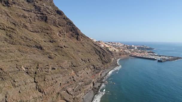 Luchtfoto Van Los Gigantes Cliffs Tenerife Drone Schoot Van Bovenaf — Stockvideo