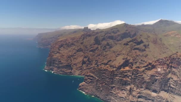 Widok Klify Los Gigantes Teneryfie Drone Strzał Góry Wyspy Canarias — Wideo stockowe