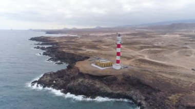 Tenerife, Kanarya Adaları, İspanya hava görünümünü deniz feneri Faro de Rasca yükseklikten. Wild Coast Atlas Okyanusu