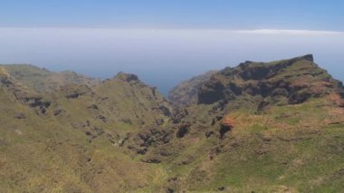 Havadan görünümü volkanik dağ El Teide, Canarias Adaları, İspanya yakınındaki Tenerife yukarıdan dağların. 4 k'dan fazla vurdu casus uçak.