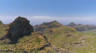 Dağları'nın rock ve cliff yukarıdan Tenerife volkanik dağ El Teide, Canarias Adaları, İspanya yakınındaki havadan görünümü.