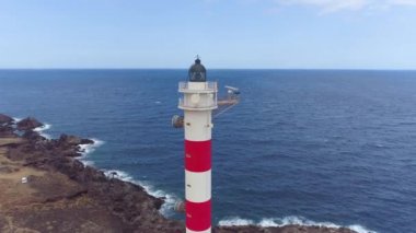 Tenerife, Kanarya Adaları, İspanya hava görünümünü deniz feneri Faro de Rasca yükseklikten. Wild Coast Atlas Okyanusu