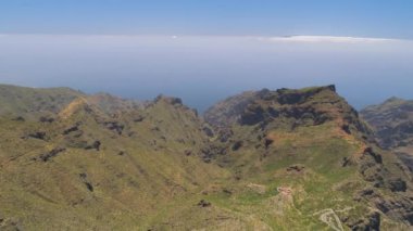Havadan görünümü volkanik dağ El Teide, Canarias Adaları, İspanya yakınındaki Tenerife yukarıdan dağların. 4 k'dan fazla vurdu casus uçak.