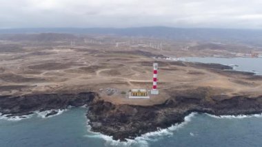 Tenerife, Kanarya Adaları, İspanya hava görünümünü deniz feneri Faro de Rasca yükseklikten. Wild Coast Atlas Okyanusu