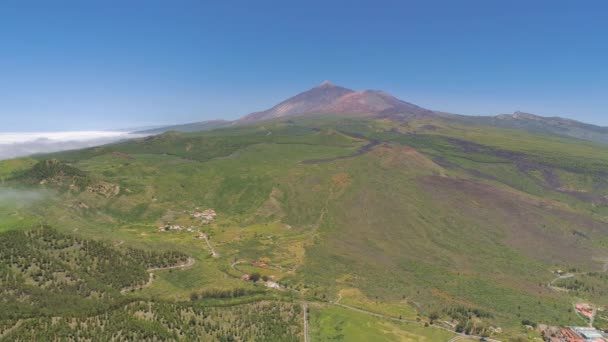 Luchtfoto Van Vulkanische Berg Teide Tenerife Met Wolken Nationaal Park — Stockvideo