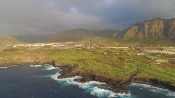 Kayalıklarla Atlantik Okyanusu Tenerife Yukarıdan Ateş Dron Canarias Islands Spanya — Stok video