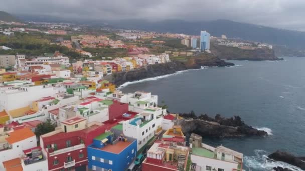 Tenerife Punta Brava Spanje Mei 2018 Luchtfoto Van Rotsachtige Kust — Stockvideo