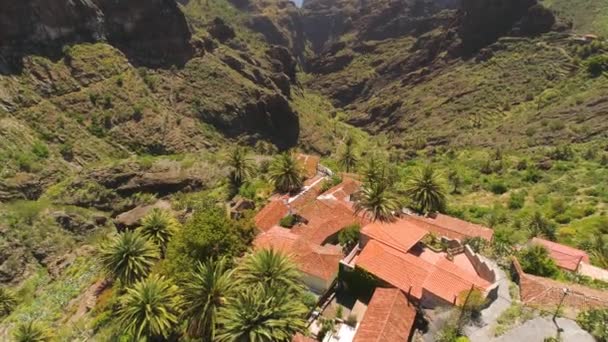 Vista Aérea Del Pueblo Montaña Cañón Masca Desde Arriba Tenerife — Vídeos de Stock