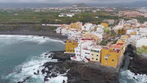 Tenerife Punta Brava Spanje Mei 2018 Luchtfoto Van Rotsachtige Kust — Stockvideo