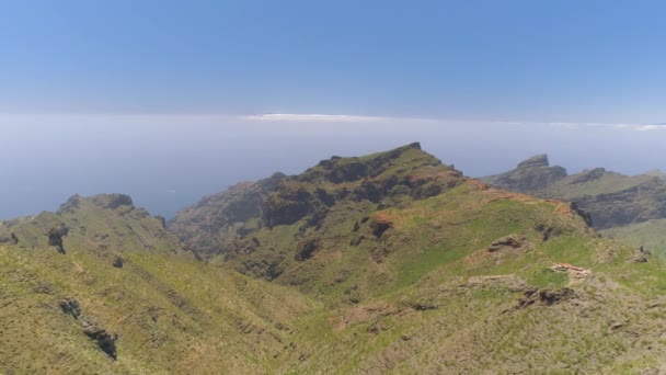 Vue Aérienne Des Montagnes Rocheuses Falaises Haut Sur Tenerife Près — Video