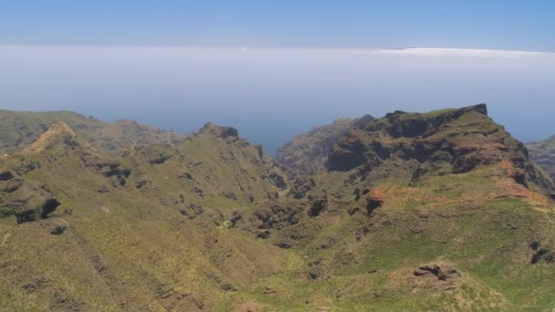 Vista Aérea Montanhas Cima Tenerife Perto Montanha Vulcânica Teide Ilhas — Vídeo de Stock