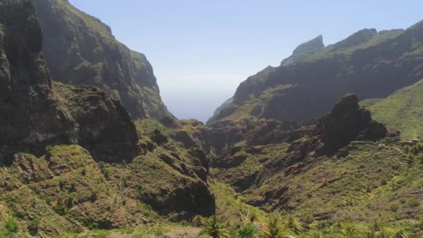 Luchtfoto Van Bergdorp Masca Canyon Van Bovenaf Tenerife Buurt Van — Stockvideo