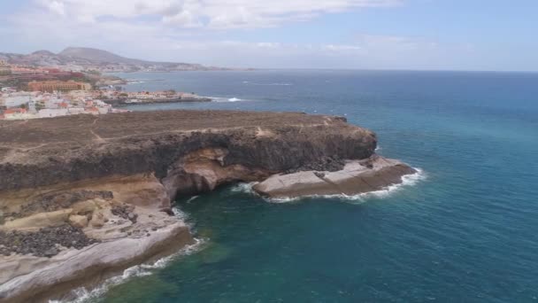 Teneriffa Caleta Spanien Mai 2018 Luftaufnahme Felsige Küste Des Atlantiks — Stockvideo