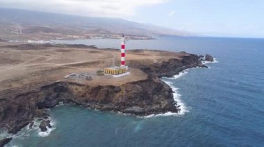 Tenerife, Kanarya Adaları, İspanya hava görünümünü deniz feneri Faro de Rasca yükseklikten. Wild Coast Atlas Okyanusu