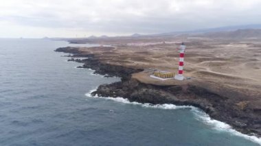Tenerife, Kanarya Adaları, İspanya hava görünümünü deniz feneri Faro de Rasca yükseklikten. Wild Coast Atlas Okyanusu