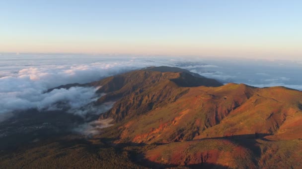 Vista Aérea Parque Nacional Teide Voo Sobre Montanhas Nuvens Lava — Vídeo de Stock