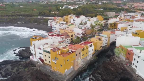 Tenerife Punta Brava Spanje Mei 2018 Luchtfoto Van Rotsachtige Kust — Stockvideo