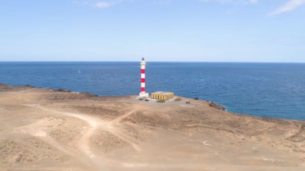テネリフェ島のカナリア諸島 スペインの灯台ファロ デ血眼の高さから眺め 大西洋の野生の海岸 — ストック動画