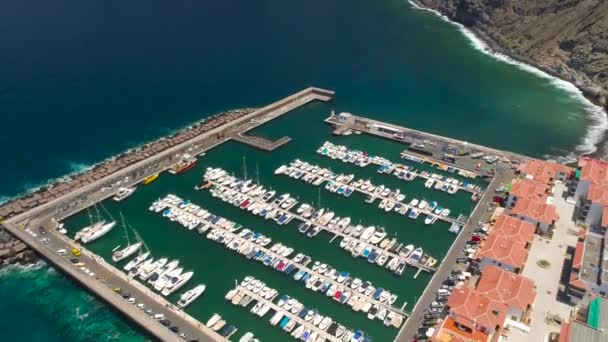 Tenerife Los Gigantes Spanje Mei 2018 Luchtfoto Rotskust Hotels Canarische — Stockvideo