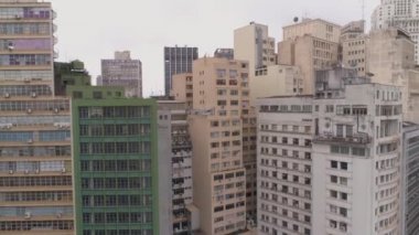 Sao Paulo, Brezilya - 3 Mayıs 2018: Sao Paulo, Brezilya - 3 Mayıs 2018: şehir merkezinin havadan görünümü posta şehir yukarıdan kare, konut ve iş binalar. 4 k'dan fazla vurdu casus uçak