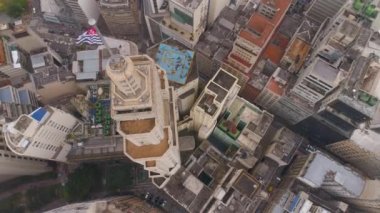 Sao Paulo, Brezilya - 3 Mayıs 2018: Banespa bina şehir bayrağı ile merkezi şehrin havadan görünümü. Landmark turistik yer. 4 k'dan fazla vurdu casus uçak
