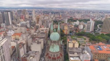 Sao Paulo, Brezilya - 3 Mayıs 2018: Havadan görünümü, Se Cathedral şehir merkezinde. 4 k'dan fazla vurdu casus uçak 
