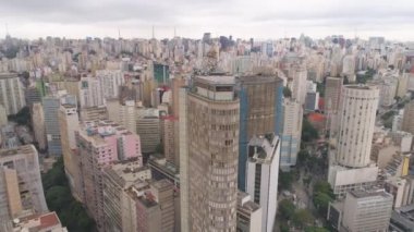 Sao Paulo, Brezilya - 3 Mayıs 2018: Havadan görünümü, şehir merkezine, konut ve iş binaları şehir yukarıdan. 4 k'dan fazla vurdu casus uçak