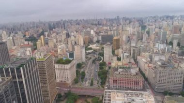 Sao Paulo, Brezilya - 3 Mayıs 2018: Sao Paulo, Brezilya - 3 Mayıs 2018: şehir merkezinin havadan görünümü posta şehir yukarıdan kare, konut ve iş binalar. 4 k'dan fazla vurdu casus uçak