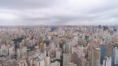 Sao Paulo, Brezilya - 3 Mayıs 2018: Havadan görünümü, şehir merkezine, konut ve iş binaları şehir yukarıdan. 4 k'dan fazla vurdu casus uçak